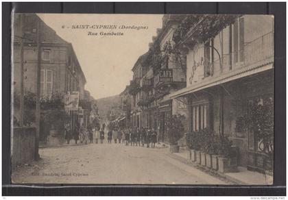 24 - Saint Cyprien - Rue Gambetta - Trés animée