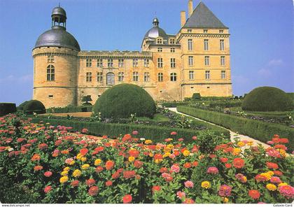 24 HAUTEFORT CHATEAU DE HAUTEFORT