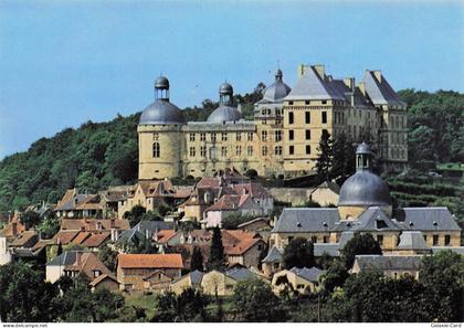 24 HAUTEFORT CHATEAU DE HAUTEFORT