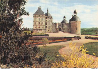 24 HAUTEFORT CHATEAU DE HAUTEFORT