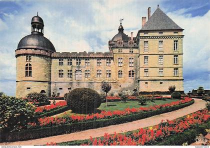 24 HAUTEFORT CHATEAU DE HAUTEFORT