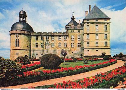 24 HAUTEFORT CHATEAU DE HAUTEFORT