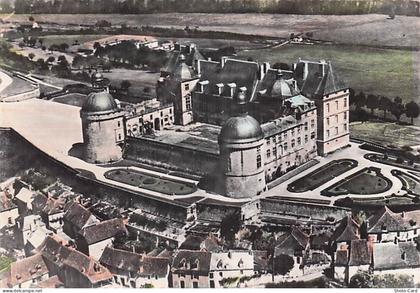 24 HAUTEFORT CHATEAU DE HAUTEFORT