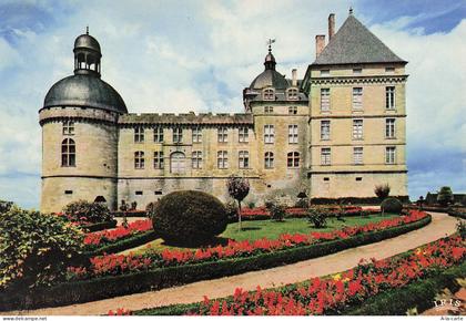 24 HAUTEFORT CHATEAU DE HAUTEFORT