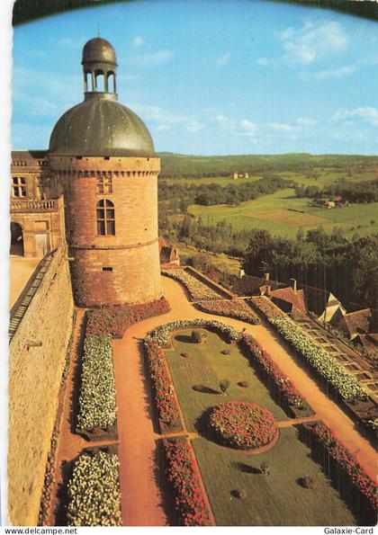 24 HAUTEFORT CHATEAU DE HAUTEFORT