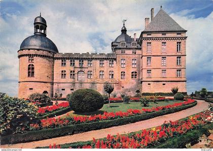 24 HAUTEFORT CHATEAU DE HAUTEFORT