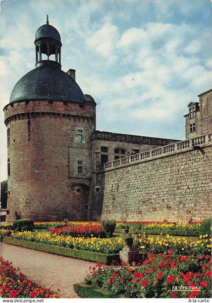 24 HAUTEFORT CHATEAU DE HAUTEFORT