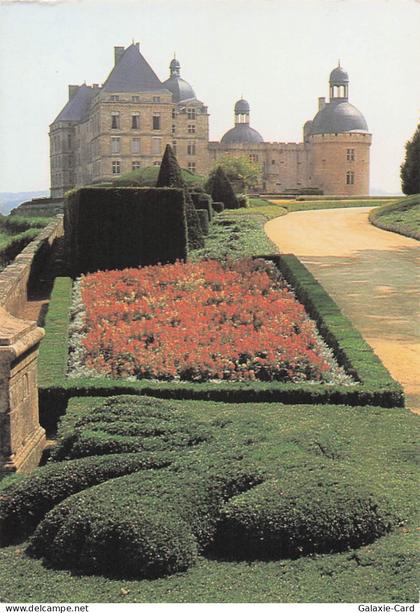 24 HAUTEFORT CHATEAU DE HAUTEFORT