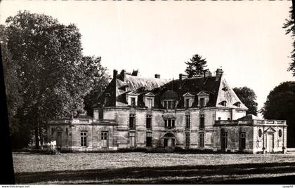 CPM Env de Louviers Acquigny Chateau