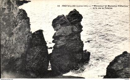 CPA Prefailles Monsleur et Madame Prefailles Pris de la Falaise
