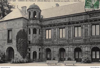 PAILLY : chateau de pailly, escalier en tourelle - tres bon etat