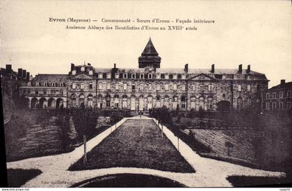 CPA Evron Communaute Soeurs d Evron Facade interieure Ancienne abbaye des Benedictins d Evron au 18eme