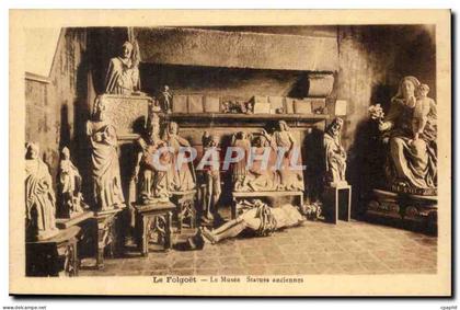 Le Folgoet CPA Le musee Statues anciennes