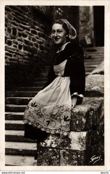 CPA Jeune Fille de GOURIN (369021)