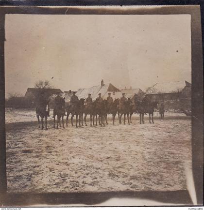 Photo janvier 1917 BLODELSHEIM (près Fessenheim) - cavaliers allemands à l'exercice (A180, ww1, wk 1)