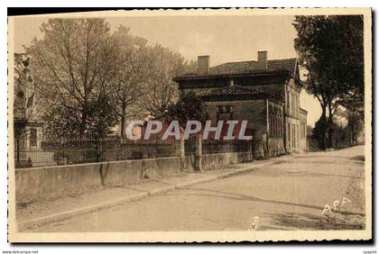 CPA Bourg de Visa Ecoles Avfenue de Moissac