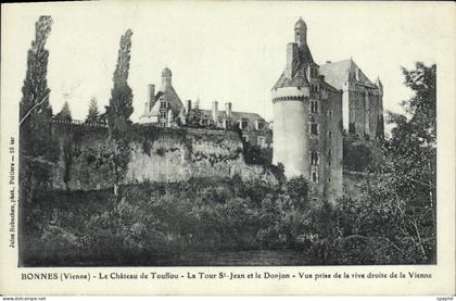CPA Bonnes (Vienne) Le Chateau de Touffou