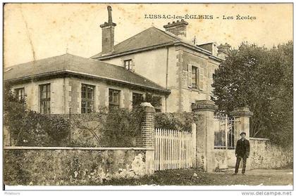 87 - LUSSAC-LES-EGLISES  -  Les Ecoles