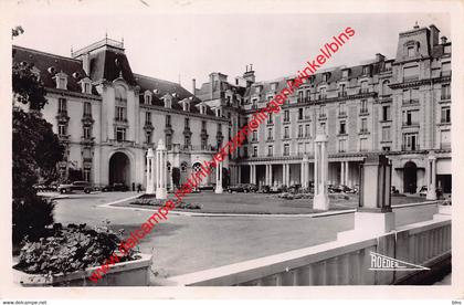 La cour intérieure du Grand Hôtel - Vittel Contrexeville - (88) Vosges