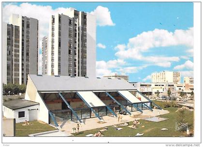 LES ULIS - La piscine