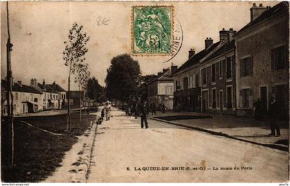 CPA LA QUEUE-en-BRIE La route de Paris (600325)