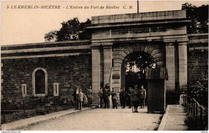 CPA Le Kremlin-Bicetre - L'Entree du Fort de Bicetre (275052)