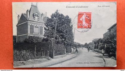 CPA (95)  ERMONT EAUBONNE. Rue d'Ermont.   (1A.n°686)