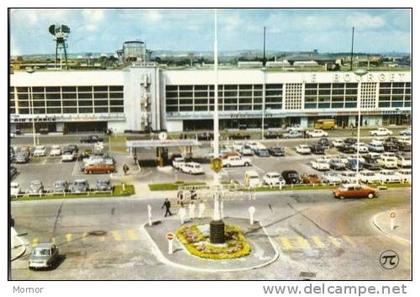 AEROPORT DE PARIS LE BOURGET l'aérogare