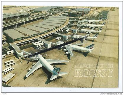 CPM - Aéroport deRoissy- L´aérogare 2 - Aéroport Charles de Gaulle - Avion
