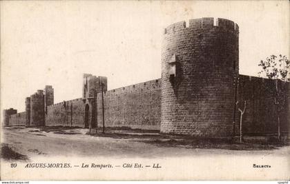 CPA Aigues Mortes Les remparts Cote Est