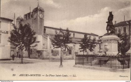 CPA Aigues Mortes Place Saint Louis