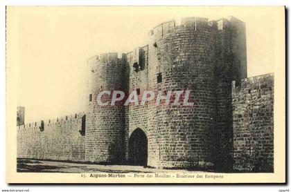 CPA Aigues Mortes Porte des Monlins Exterieur des Remparts