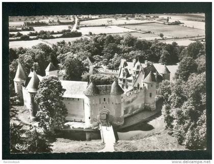 CPSM - Ainay le Vieil (18) - Le Château ( vue aérienne COMBIER CIM 85 41 A)
