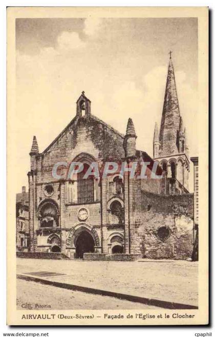 CPA Airvault Facade de l'eglise et le clocher