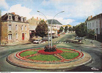 85 AIZENAY LE ROND POINT