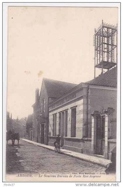 Le Nouveau Bureau de Poste - Rue Joyeuse