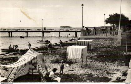 Andernos les Bains CPM Bassin d'Arcachon Promenade et jetee