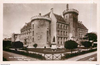 CPA ANGOULEME Hotel de ville