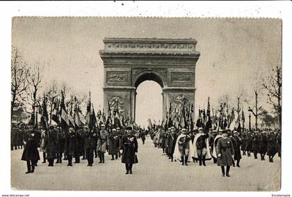 CPA-Carte Postale  France-Paris 11/11- Les drapeaux des régiments dissous après 14-18 VM11518