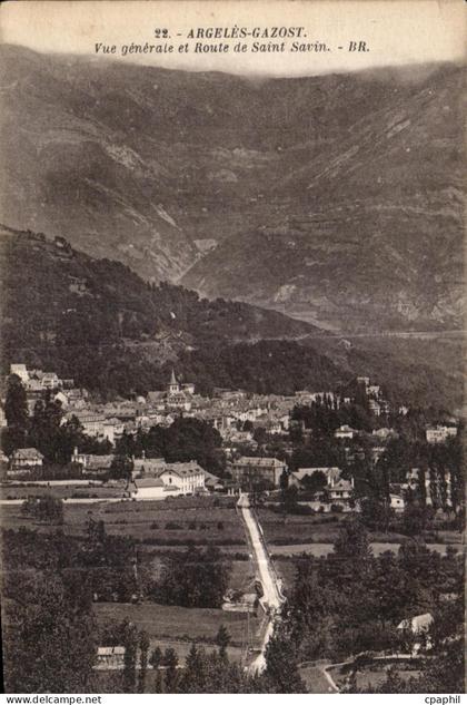 CPA Argeles Gazost Vue generale et Route de Saint Savin