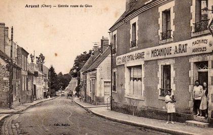18 ARGENT Entrée Route de Gien, Garage Mécanique A. Rat, animée, ed Roblin, 191?