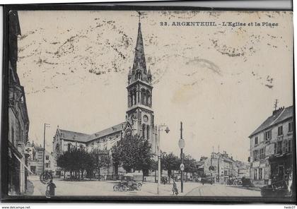 Argenteuil - L'Eglise et la Place