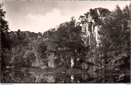 25-263 : ARGENTON-CHATEAU