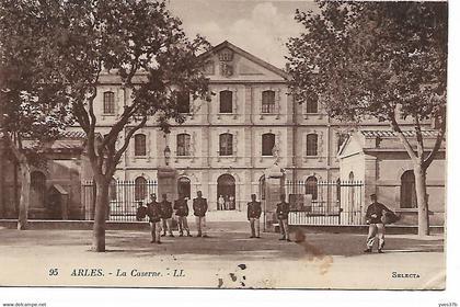 ARLES- La Caserne
