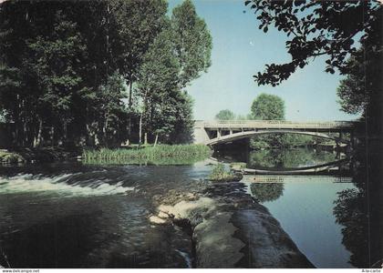 15 ARPAJON SUR CERE LES BORDS DE LA CERE