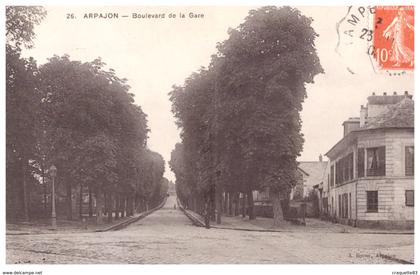 26   ARPAJON  BOULEVARD DE LA GARE   CARTE ANIMEE 1909