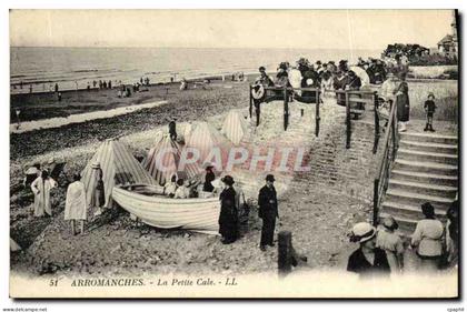 CPA Arromanches La Petite Cale Bateau