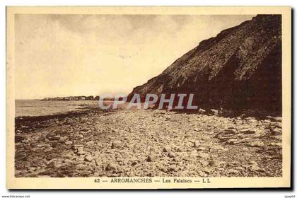 CPA Arromanches Les Falaises