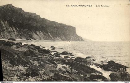 CPA Arromanches Les Falaises
