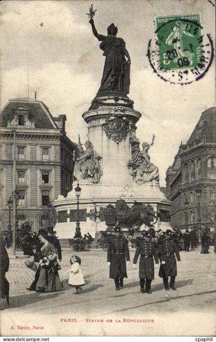 Paris CPA Statue de la Republique